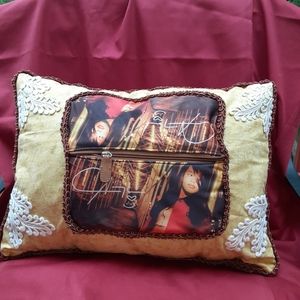 Handmade  Pillow,  Aaliyah